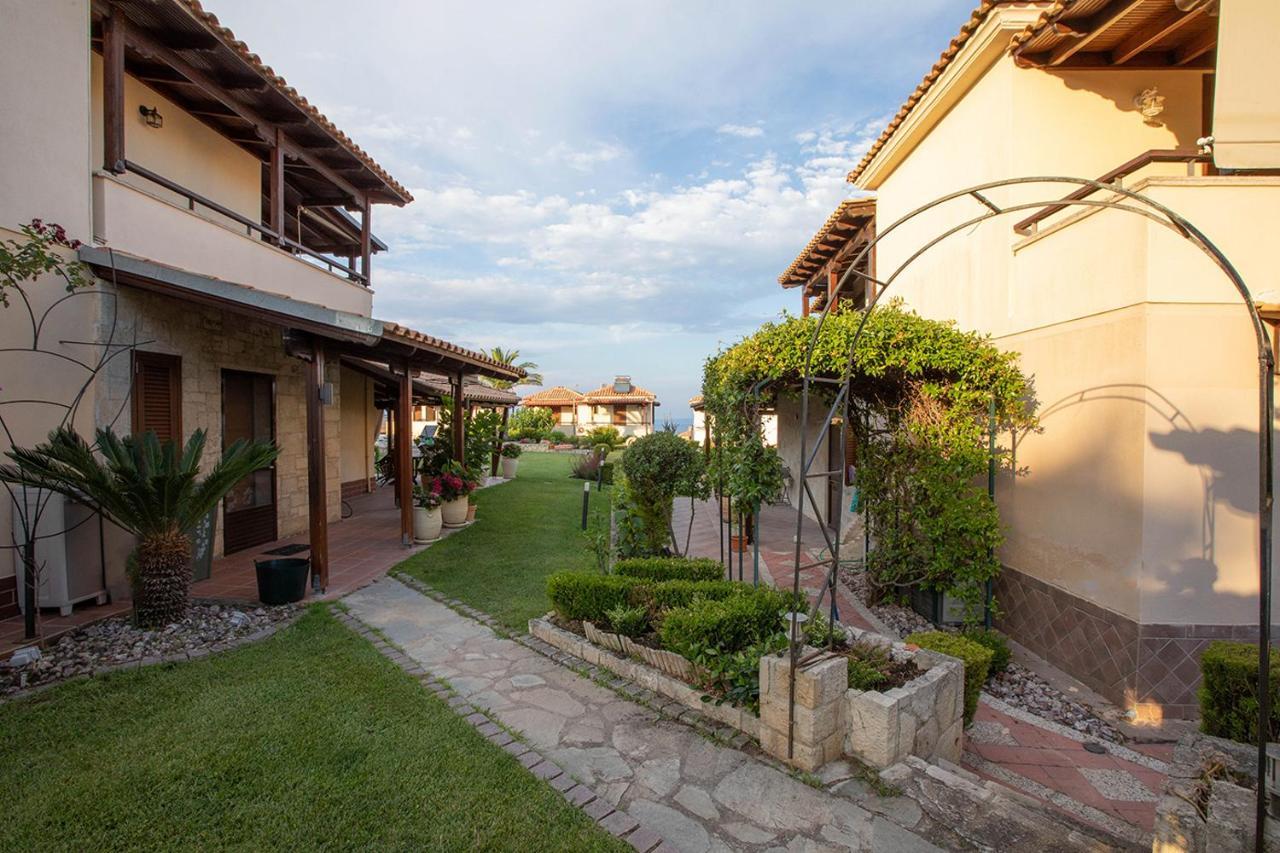 Porto Thea Alexandra Shared Pool Villa, Afytos Exterior photo